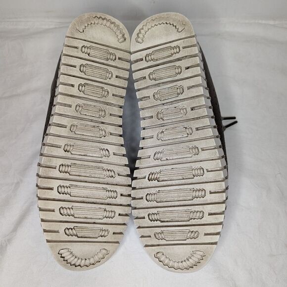 Caposhie Metallic Sneakers - Picture 8 of 10